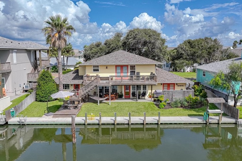 Nestled on the island of Key Allegro, Texas, this fabulous - Beach Home for sale in Rockport, Texas on Beachhouse.com