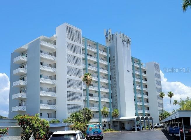 Snow Birds or Future Florida Residents will LOVE this 1200 - Beach Condo for sale in St. Petersburg, Florida on Beachhouse.com