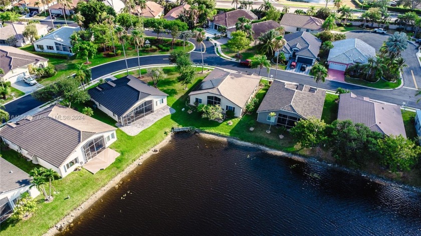 WOW with SOLAR PANELS, this is the one you have been waiting for - Beach Home for sale in Tamarac, Florida on Beachhouse.com