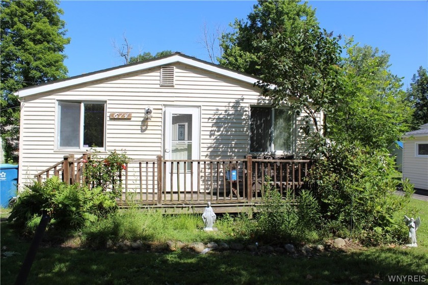 Location, Location, LOCATION!  This 3 Bed/1 Bath Ranch has - Beach Home for sale in Evans, New York on Beachhouse.com