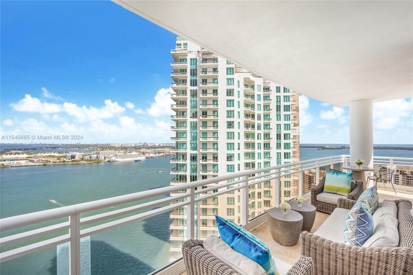NE CORNER UNIT with breathtaking direct water & skyline - Beach Condo for sale in Miami, Florida on Beachhouse.com
