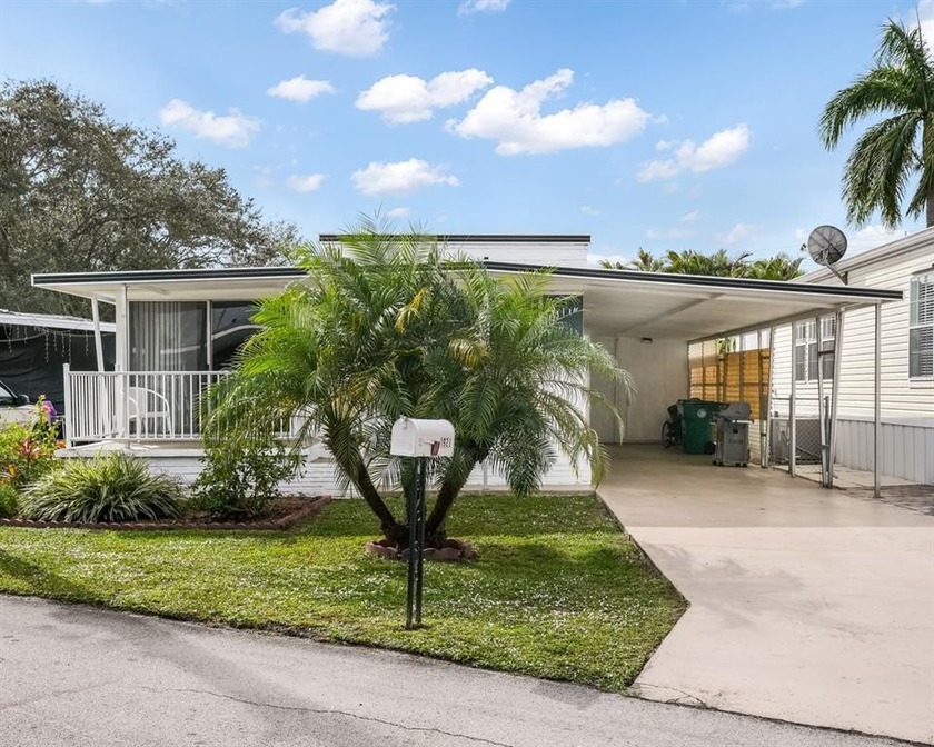 Immaculately kept 2 bed, 1 bath mobile home in 55+ Park City - Beach Home for sale in Davie, Florida on Beachhouse.com