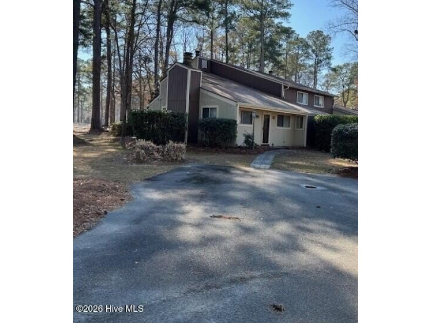 You won't want to miss this beautiful end-unit, single-level - Beach Townhome/Townhouse for sale in New Bern, North Carolina on Beachhouse.com