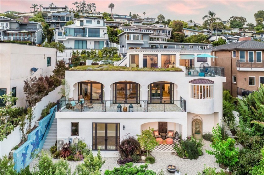 Panoramic ocean views take center stage at this new construction - Beach Home for sale in Laguna Beach, California on Beachhouse.com