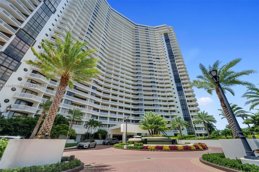 Step into luxury with this stunning residence, completely - Beach Condo for sale in Aventura, Florida on Beachhouse.com