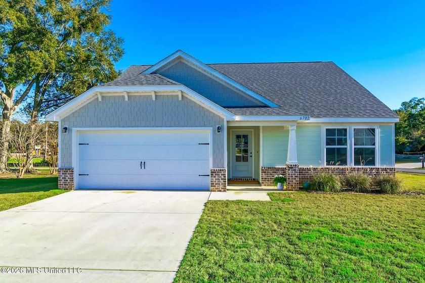 Whether you're searching for a full-time home or the perfect - Beach Home for sale in Ocean Springs, Mississippi on Beachhouse.com