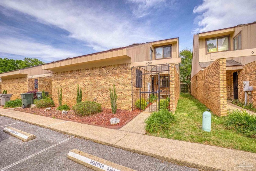 Welcome home to this meticulously maintained 2 bedroom/2 - Beach Home for sale in Pensacola, Florida on Beachhouse.com