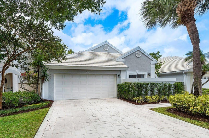 Absolutely amazing remodeled single family home in PGA NATIONAL - Beach Home for sale in Palm Beach Gardens, Florida on Beachhouse.com