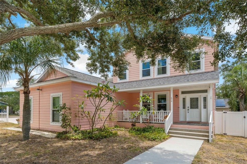 Just in time for your Summer House Hunting!  Look no further! - Beach Home for sale in Palm Harbor, Florida on Beachhouse.com