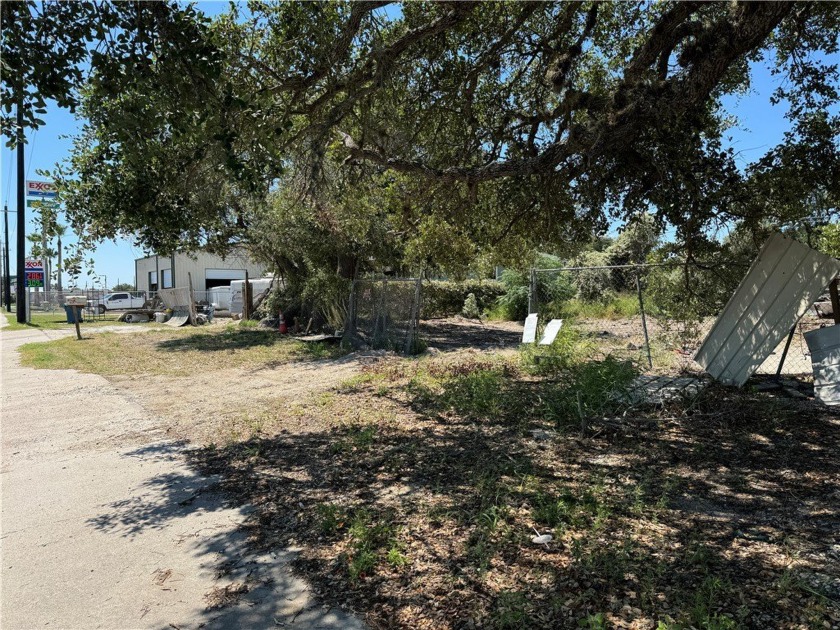 Two lots sold together on West Market St.  Close to HWY 35 - Beach Lot for sale in Rockport, Texas on Beachhouse.com