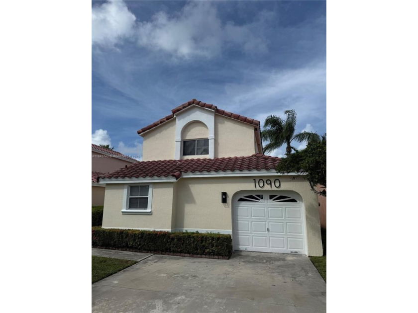 Beautiful lakefront turnkey hidden gem, within 1 mile from the - Beach Home for sale in Dania, Florida on Beachhouse.com