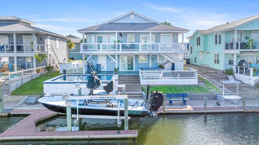 409 Captain's Cove~ A Stunning Coastal home in Rockport TX - Beach Home for sale in Rockport, Texas on Beachhouse.com