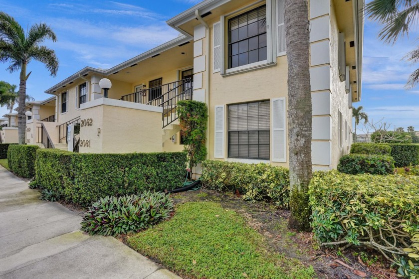 Renovated Dream Condo with Stunning Golf & Lake Views in - Beach Condo for sale in Jupiter, Florida on Beachhouse.com