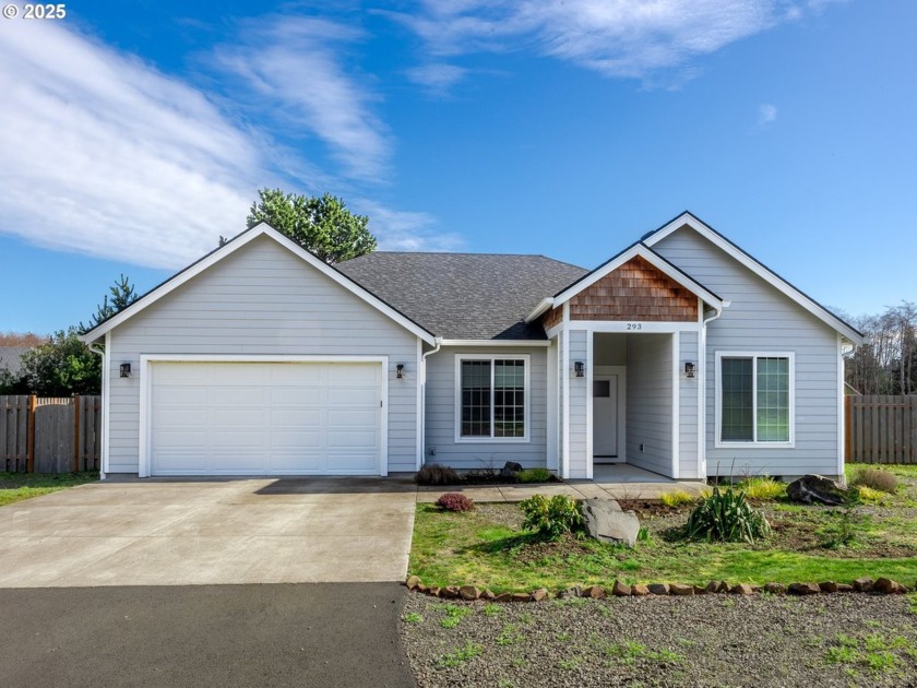 Adorable single story Craftsman style home in desirable Gearhart - Beach Home for sale in Gearhart, Oregon on Beachhouse.com