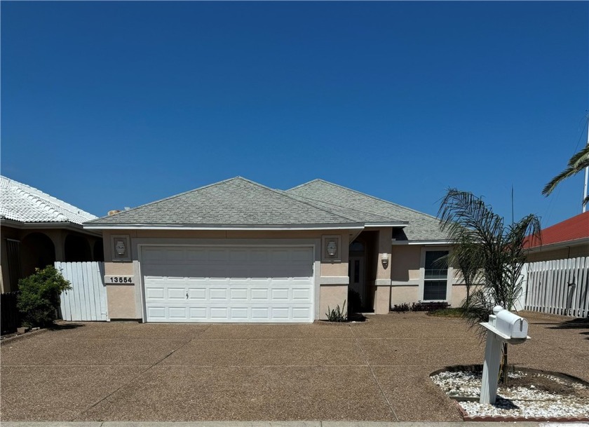 Looking for that move in ready home on a canal where you can let - Beach Home for sale in Corpus Christi, Texas on Beachhouse.com