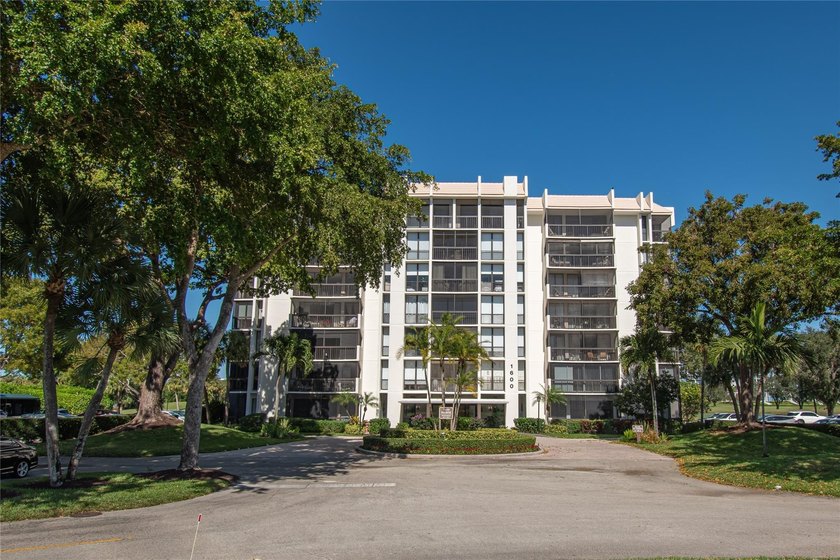 Beautifully renovated first floor unit in the lovely Bridgwood - Beach Condo for sale in Boca Raton, Florida on Beachhouse.com