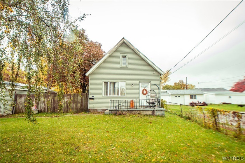 MOTIVATED SELLER! BRING CASH OFFERS! Discover this 3-bedroom, 1 - Beach Home for sale in Buffalo, New York on Beachhouse.com