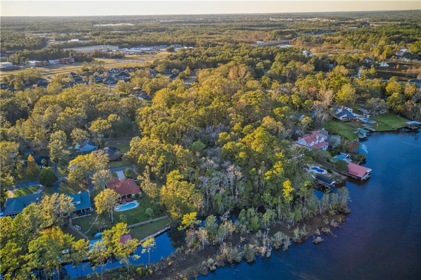COME SEE THIS PREMIER WATERFRONT PROPERTY IN PRESTIGIOUS - Beach Lot for sale in Mobile, Alabama on Beachhouse.com