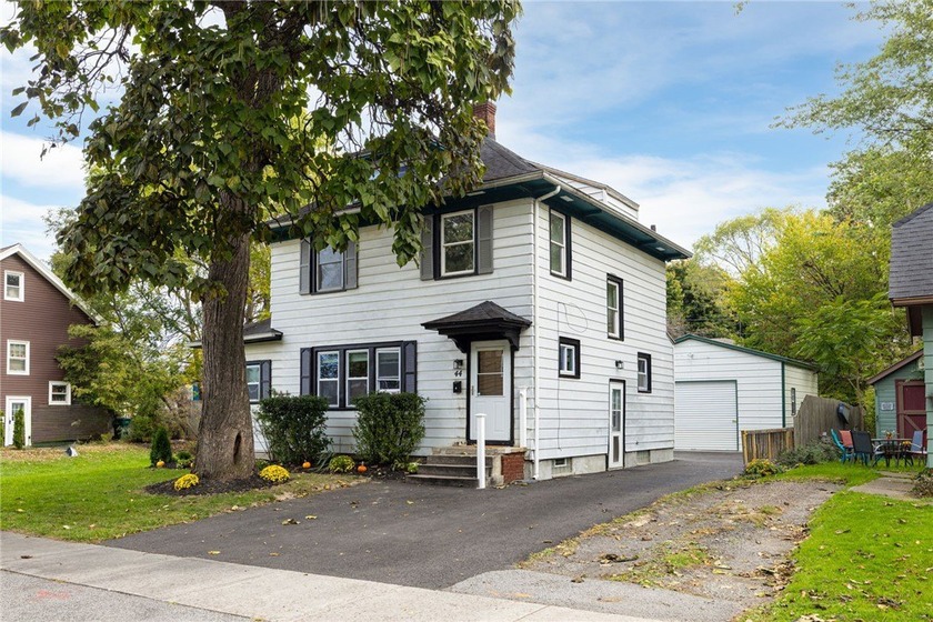 Lake Ontario Beach Access!Welcome to this charming and spacious - Beach Home for sale in Irondequoit, New York on Beachhouse.com
