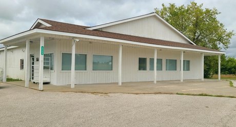 Don't build when you can buy! Perhaps this 60'x80' pole - Beach Commercial for sale in Shelby, Michigan on Beachhouse.com