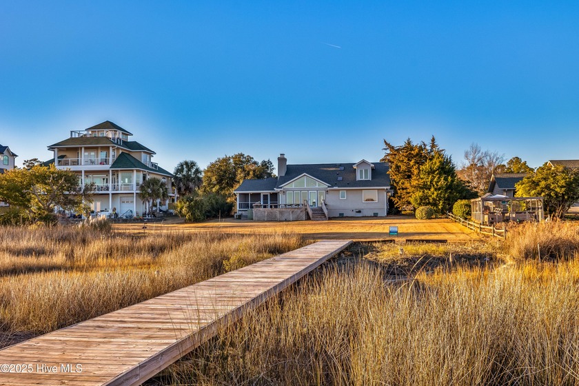 Thoroughly renovated home offering the North Carolina waterfront - Beach Home for sale in Hampstead, North Carolina on Beachhouse.com