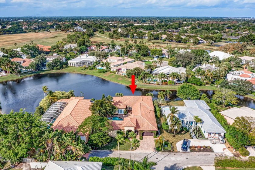 Very Desirable Courtyard Pool Home w/3 Bedrooms, 3.5 Bath - Beach Home for sale in Wellington, Florida on Beachhouse.com