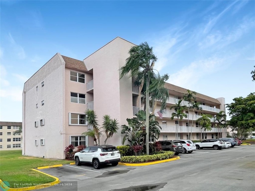 Spacious, bright, and upgraded 2/2 condo with a scenic panoramic - Beach Condo for sale in Sunrise, Florida on Beachhouse.com