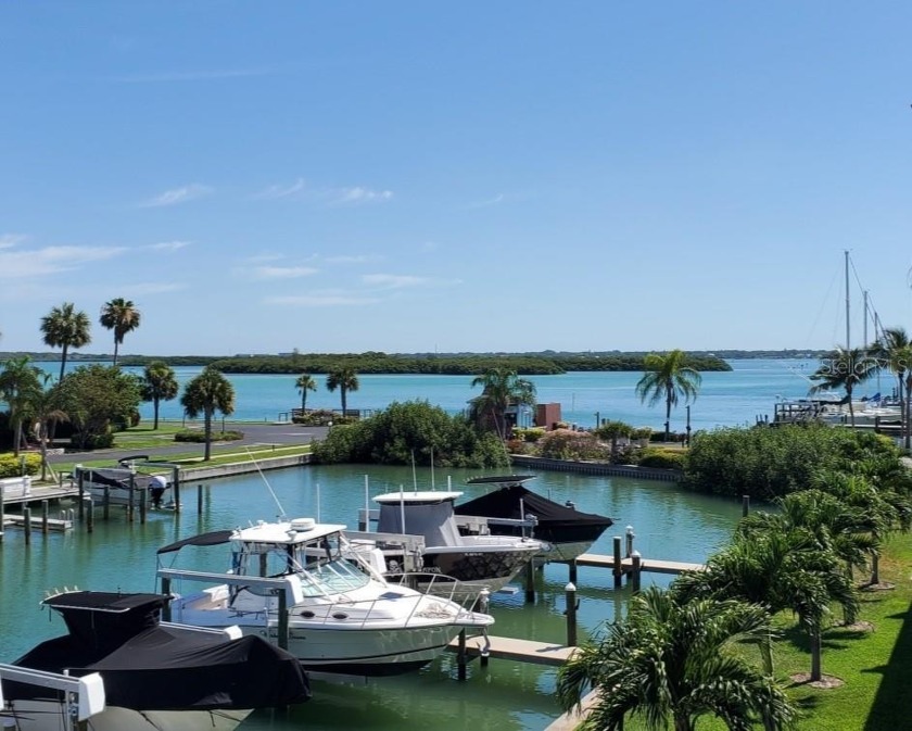 Appraised at $850,000
Location, Location, Location
Beautiful - Beach Townhome/Townhouse for sale in Treasure Island, Florida on Beachhouse.com