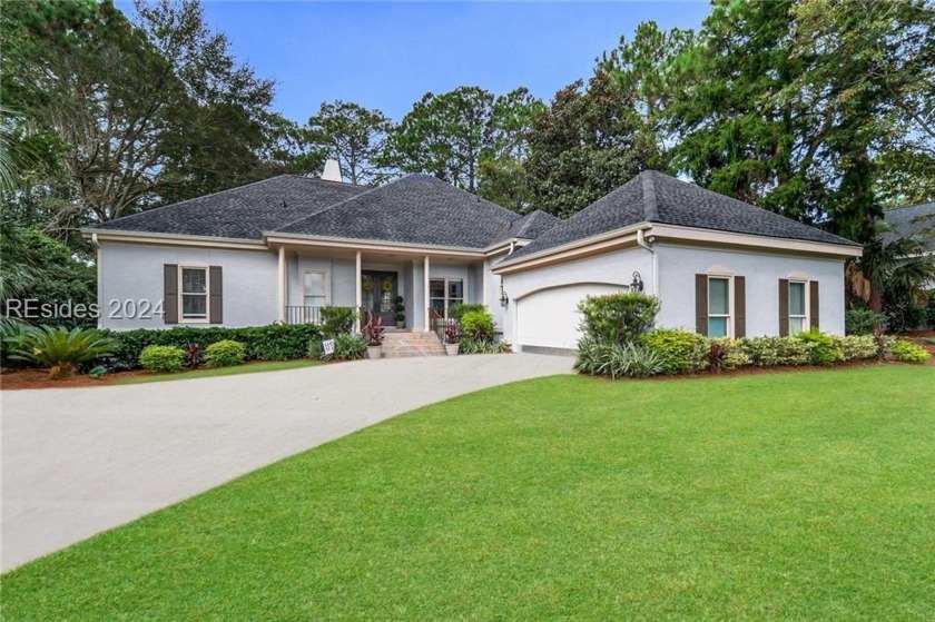 Wexford Renovated GOLF VIEW Home w/ wide expansive lot  Room for - Beach Home for sale in Hilton Head Island, South Carolina on Beachhouse.com