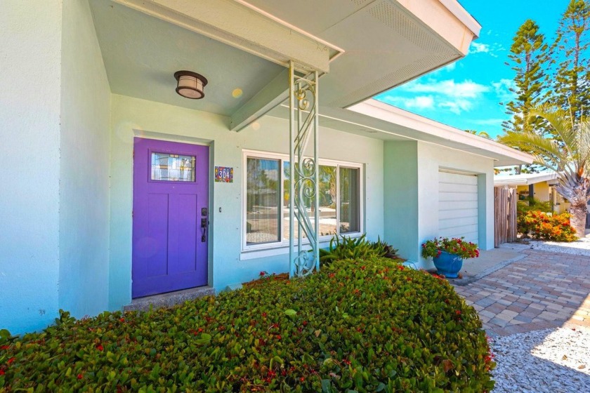 Under contract-accepting backup offers. Charming Coastal Home in - Beach Home for sale in Redington Beach, Florida on Beachhouse.com