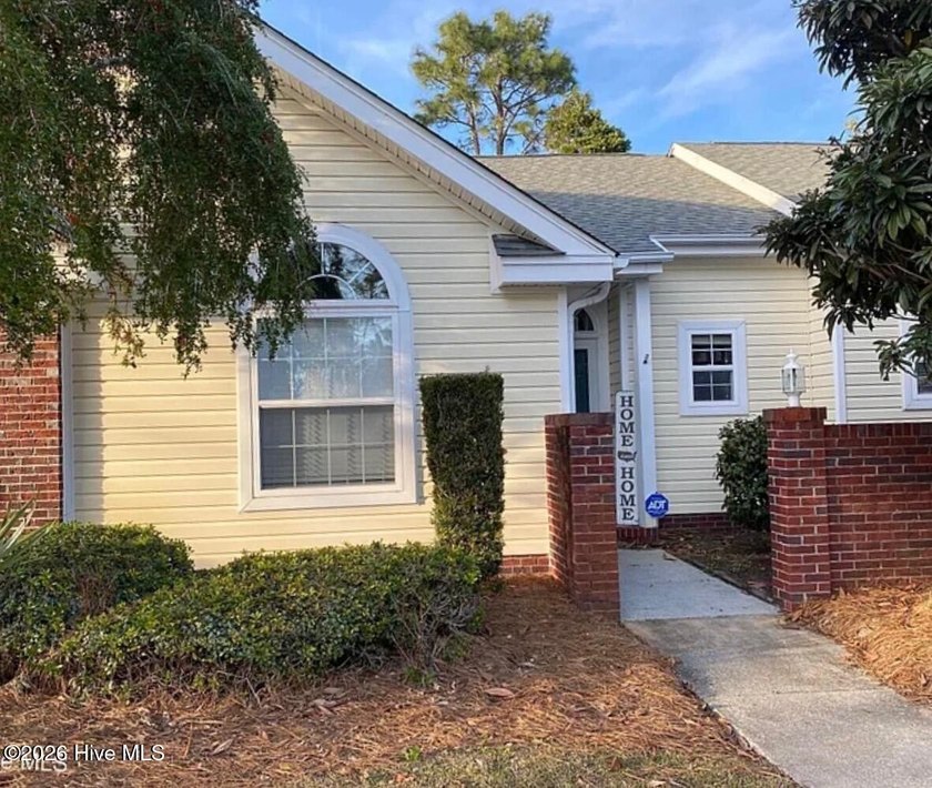 Pristine condition one level townhome in very convenient part of - Beach Townhome/Townhouse for sale in Wilmington, North Carolina on Beachhouse.com