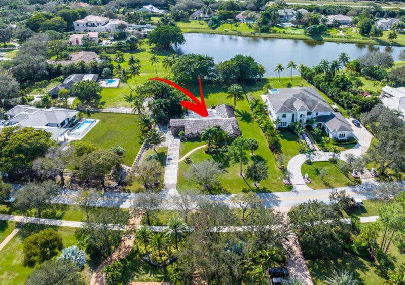 Amazing opportunity to build or renovate the existing CBS house - Beach Home for sale in Palm Beach Gardens, Florida on Beachhouse.com