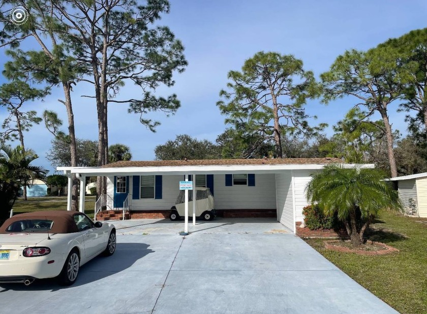 Enjoy this lovely, 2 bdr, 2 bathroom manufactured home. Located - Beach Home for sale in North Fort Myers, Florida on Beachhouse.com