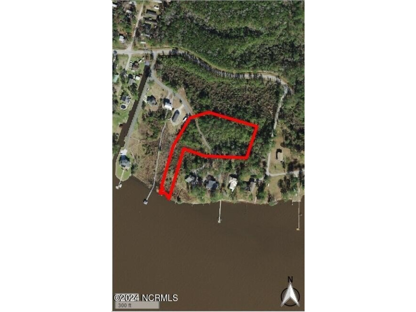 It is a rare find to locate a riverfront lot just minutes from - Beach Acreage for sale in Washington, North Carolina on Beachhouse.com