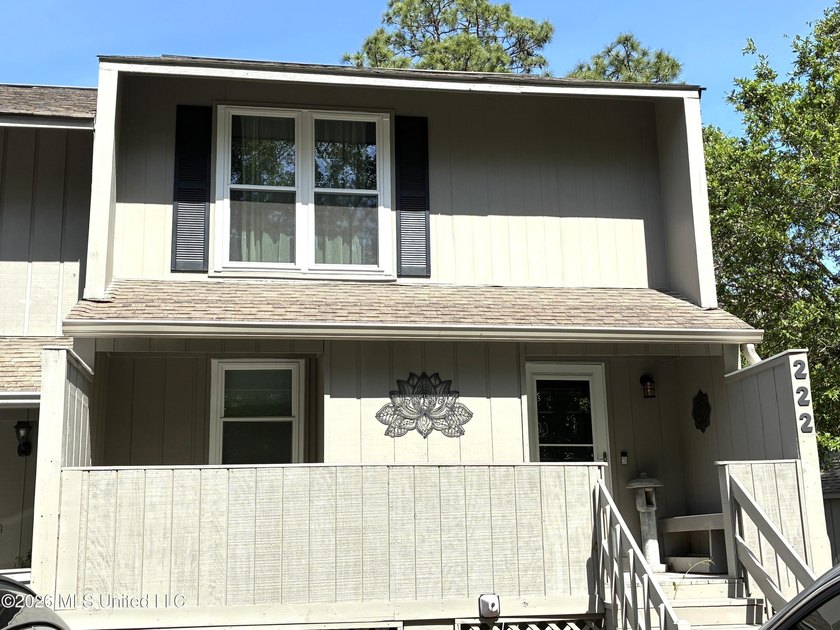 EXCEPTIONAL TOWNHOUSE ON THE CARDINAL GOLF COURSE. With a golf - Beach Townhome/Townhouse for sale in Diamondhead, Mississippi on Beachhouse.com