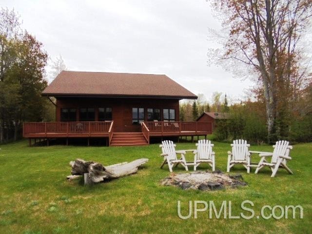 Beautiful 3 bedroom 2 1/2 bath home located on 150' of Lake - Beach Home for sale in Ontonagon, Michigan on Beachhouse.com