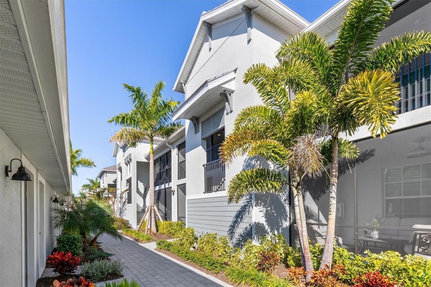 Pack your flip-flops and leave the snow shovel behind--this - Beach Condo for sale in Venice, Florida on Beachhouse.com