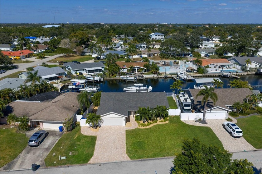 Welcome to 1425 50th Ave NE, a beautifully updated waterfront - Beach Home for sale in St. Petersburg, Florida on Beachhouse.com