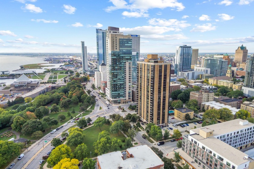 Experience elevated city living in this one-of-a-kind penthouse - Beach Condo for sale in Milwaukee, Wisconsin on Beachhouse.com