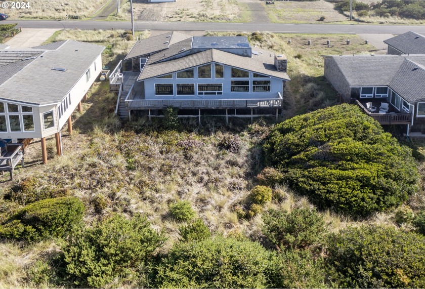 First time on the market in 20 years!! Wake up to crashing waves - Beach Home for sale in Waldport, Oregon on Beachhouse.com