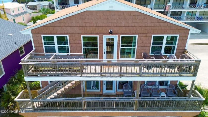 OCEANFRONT Duplex!  4 bedrooms 2 baths in upper floor unit and 4 - Beach Townhome/Townhouse for sale in Carolina Beach, North Carolina on Beachhouse.com