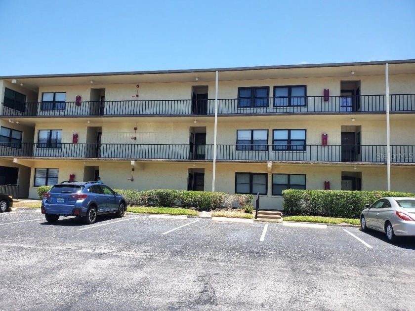 Welcome to Lakeview of Largo located a mile to Indian Rocks - Beach Condo for sale in Largo, Florida on Beachhouse.com