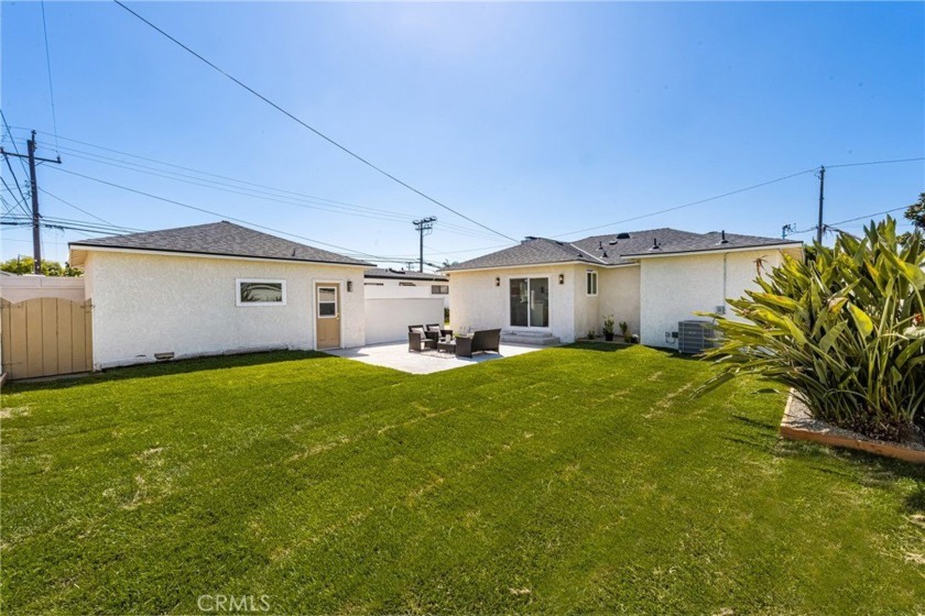 This gorgeous remodeled home has a modern curb appeal with an - Beach Home for sale in Long Beach, California on Beachhouse.com