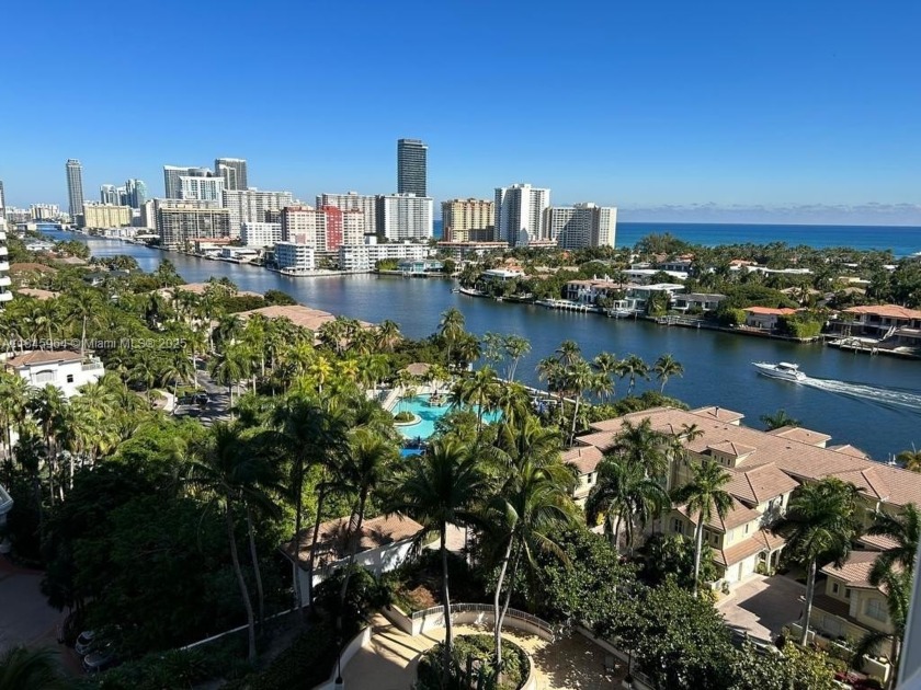 Spacious and beautifully maintained 3 bed, 2.5 bath residence at - Beach Condo for sale in Aventura, Florida on Beachhouse.com