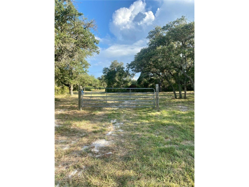 A developers dream or perfect open space for a private home - Beach Acreage for sale in Rockport, Texas on Beachhouse.com