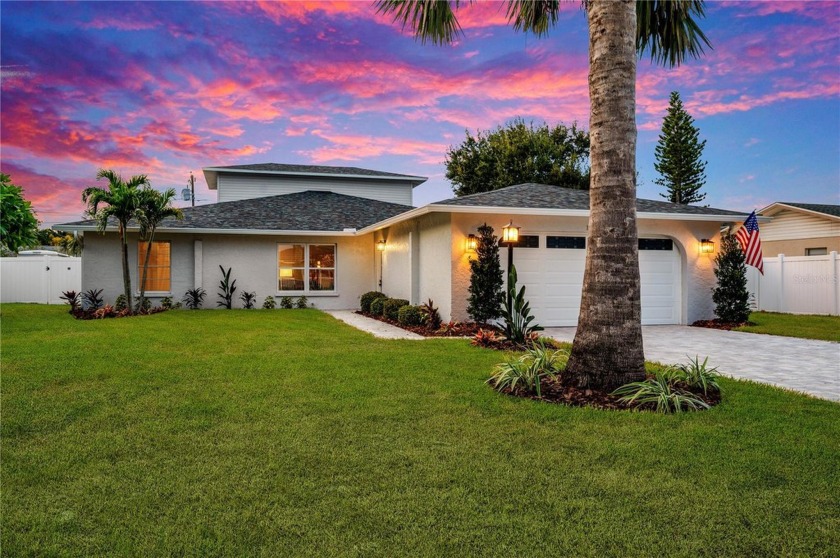 **UNIQUE DREAM HOME OPPORTUNITY!** This house comes with a - Beach Home for sale in Bradenton, Florida on Beachhouse.com