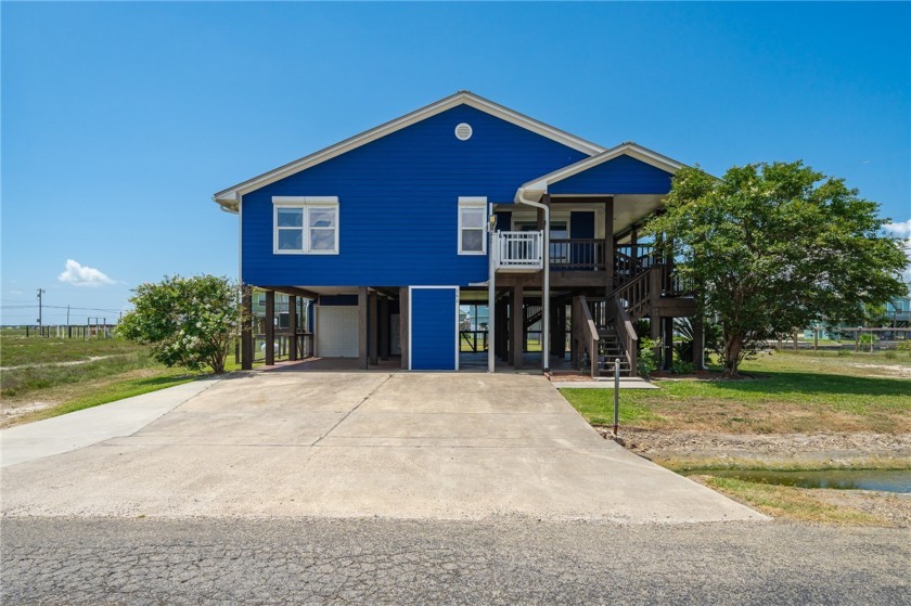 Welcome to the TRUE fishing community of Holiday Beach PALMETTO - Beach Home for sale in Rockport, Texas on Beachhouse.com