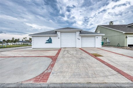 Island vibes! Located on interior corner, this ONE story 3-bed - Beach Home for sale in Aransas Pass, Texas on Beachhouse.com