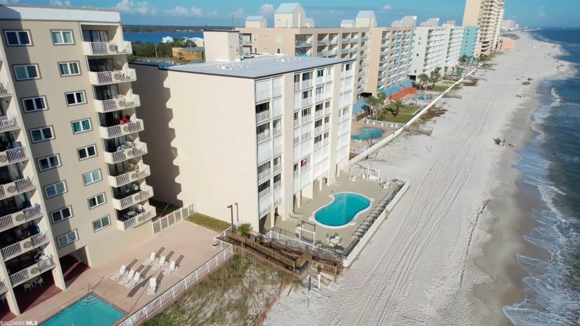 JUST LISTED in The Edgewater! This 2BR/2BA gulf-front condo has - Beach Home for sale in Gulf Shores, Alabama on Beachhouse.com