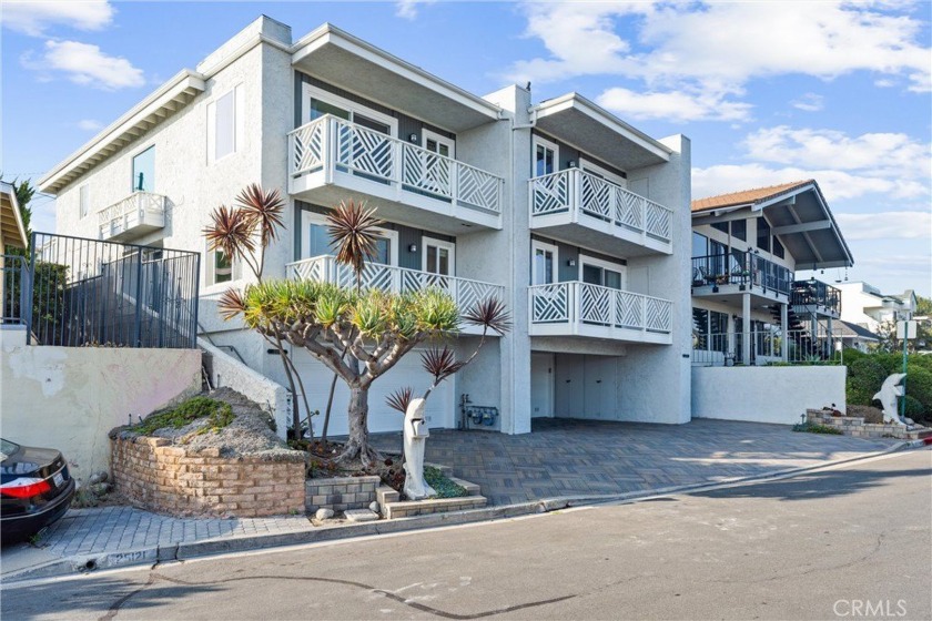 Gorgeous coastline ocean view duplex in Dana Point's Lantern - Beach Townhome/Townhouse for sale in Dana Point, California on Beachhouse.com